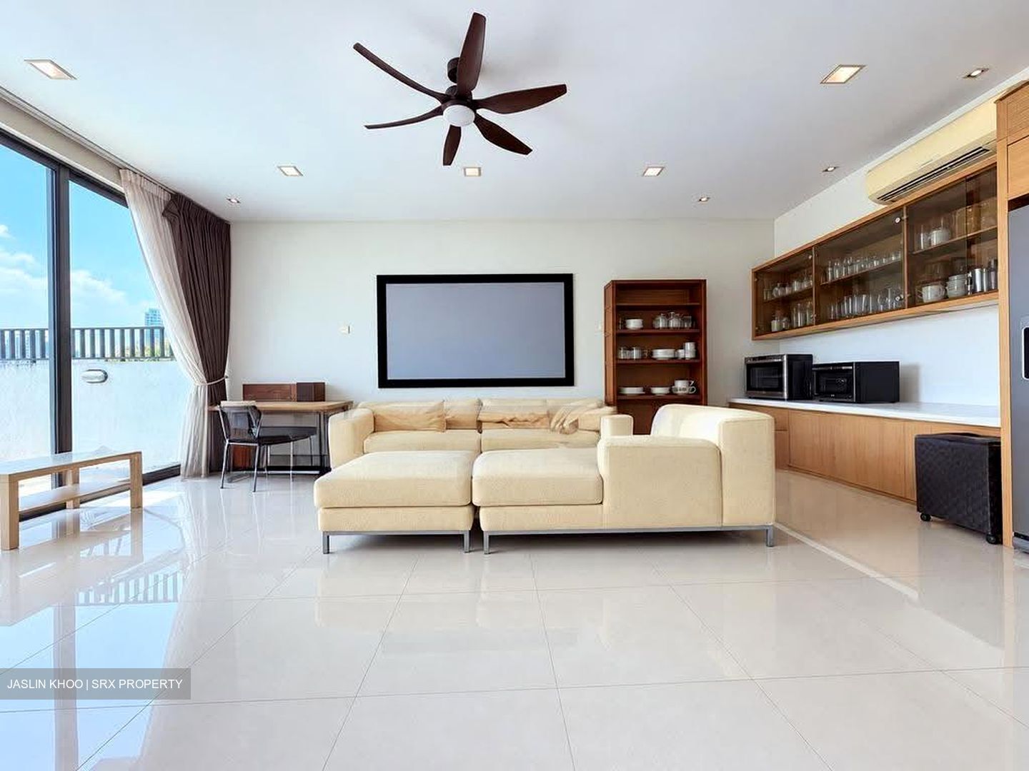 Carlisle Road (D8), Terrace #639971851